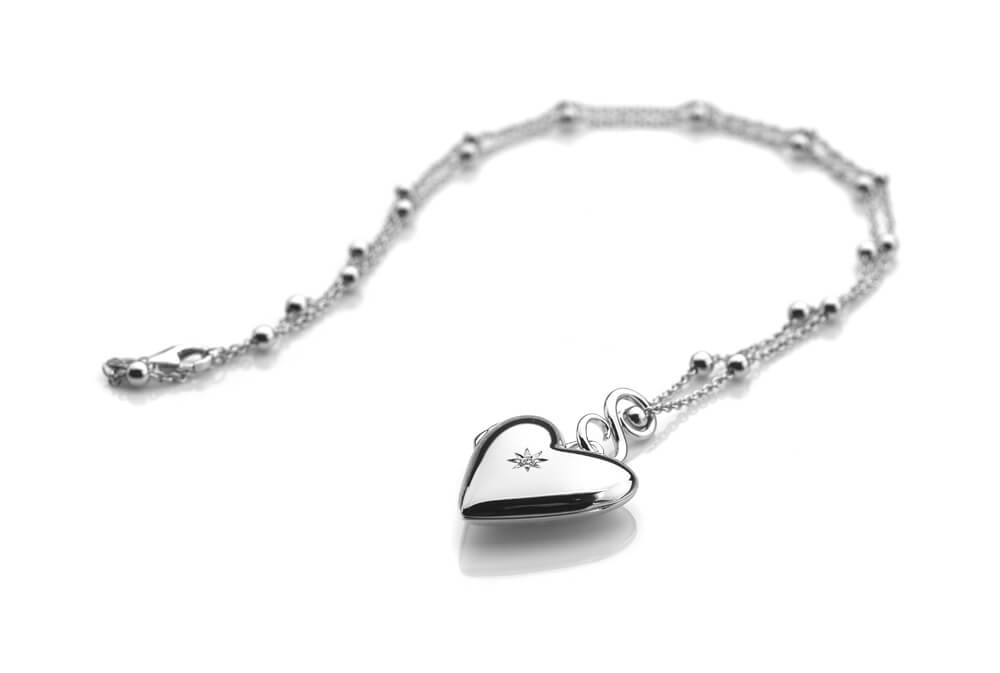 Silver Hot Diamonds Romantic Small Heart Locket, Leevans Jewellers Leeds